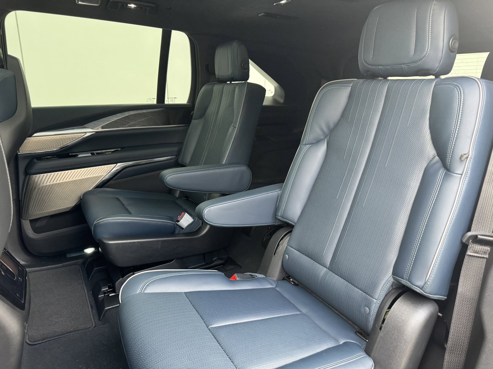 New 2025 Cadillac Escalade IQ Sport 2 AWD/4WD image 11