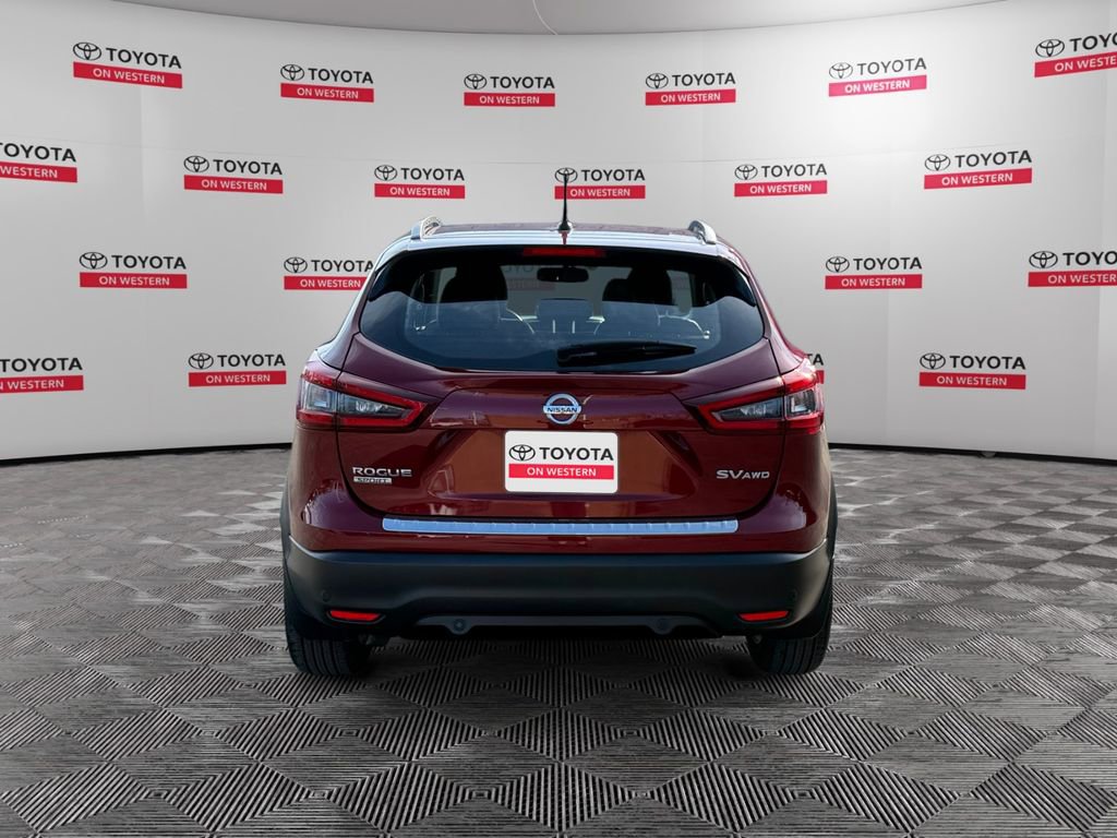 Used 2022 Nissan Rogue Sport SV w/ Technology Package image 4