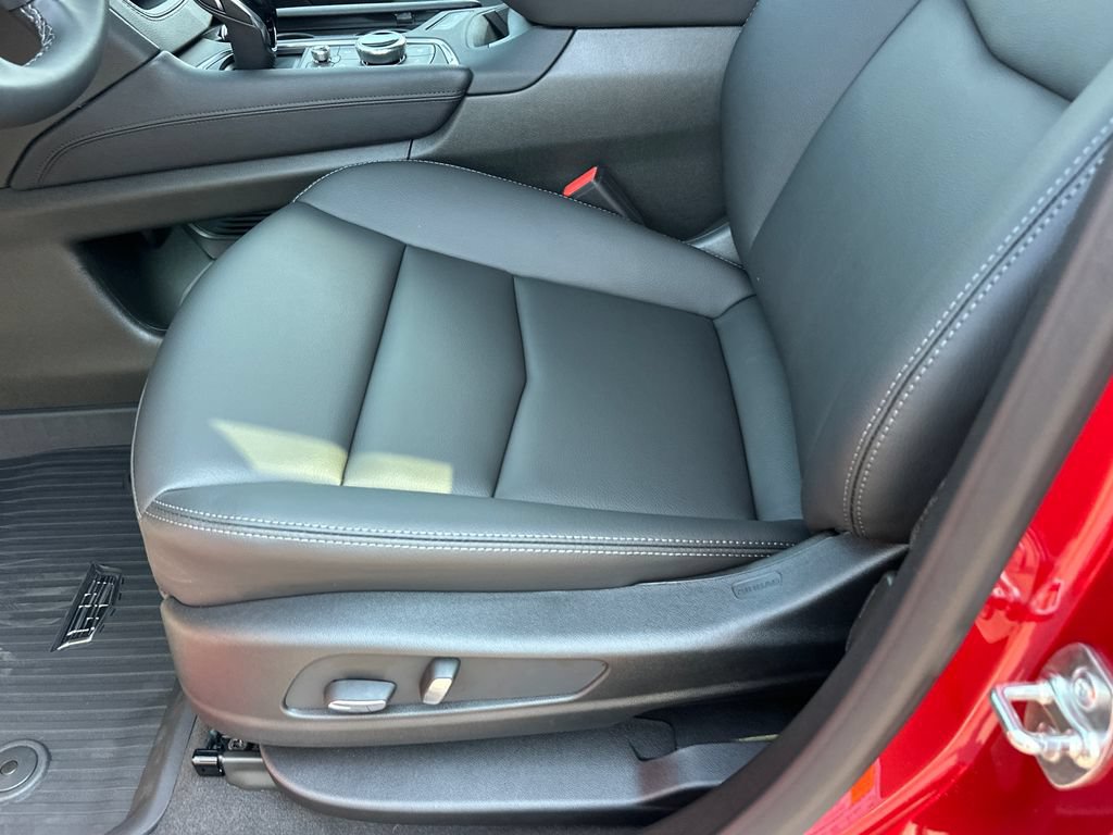 New 2026 Cadillac XT5 Luxury w/ LPO, Floor Liner Package AWD/4WD image 7