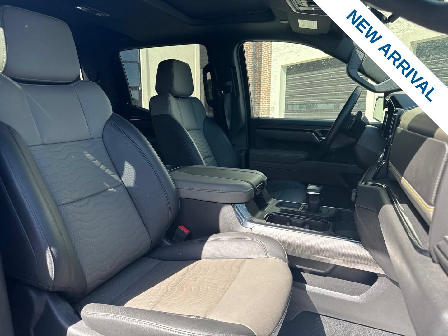 Used 2025 Chevrolet Silverado 1500 ZR2 w/ Technology Package AWD/4WD image 9