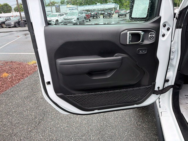 Used 2025 Jeep Wrangler Sport AWD/4WD image 11