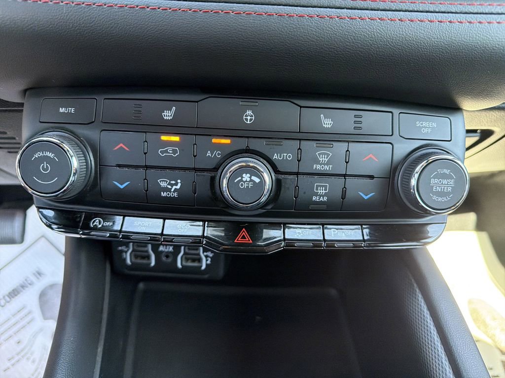 Used 2025 Dodge Durango GT AWD/4WD image 23