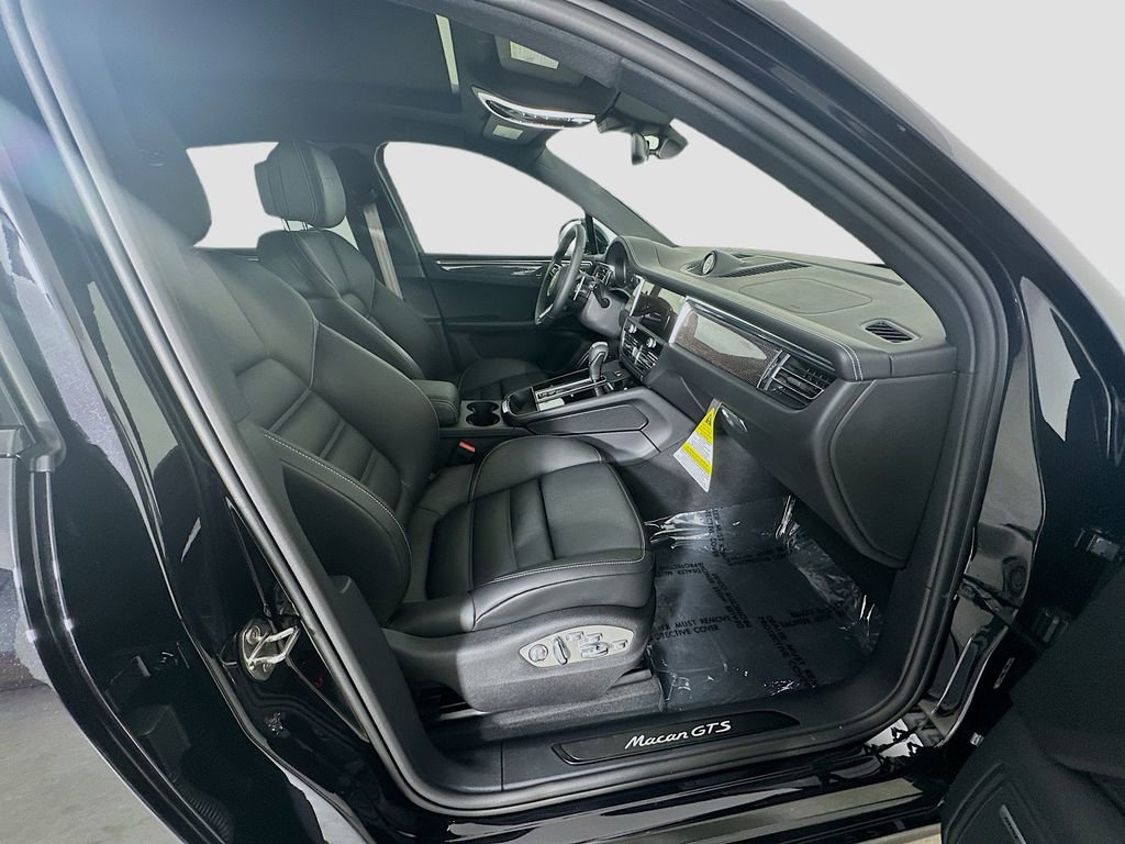 New 2026 Porsche Macan GTS AWD/4WD image 30
