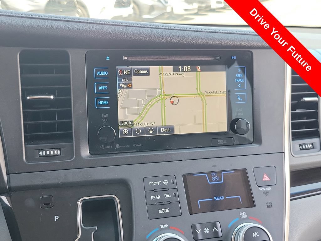 Used 2017 Toyota Sienna XLE w/ XLE Navigation Package FWD image 11