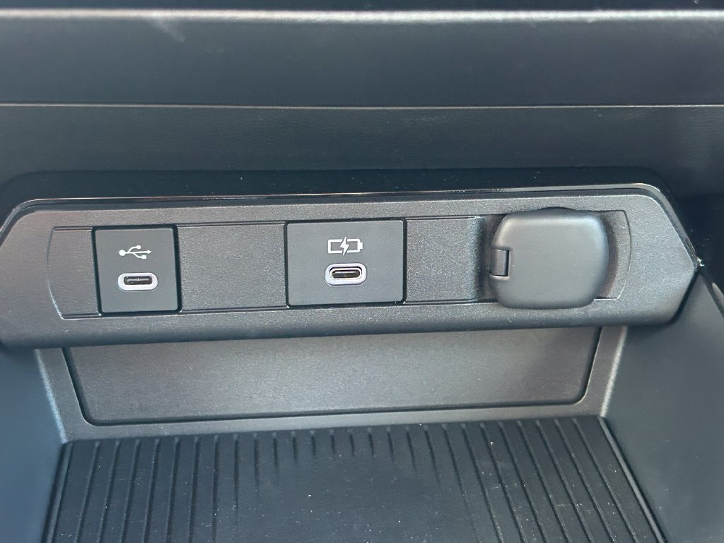 Used 2027 Toyota Prius Plug-In Hybrid w/ Limited Premium Package FWD image 31