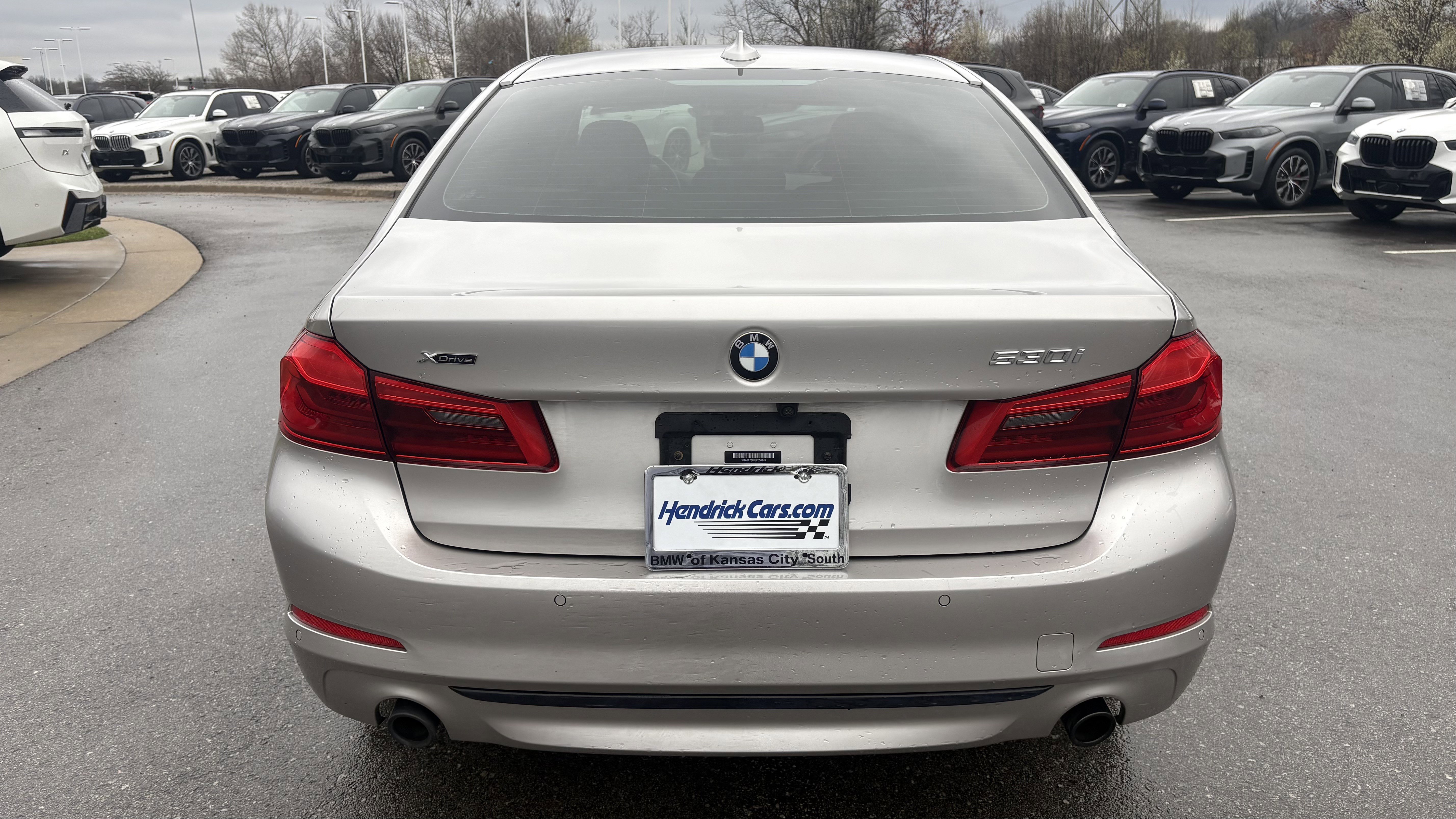 Used 2020 BMW 530i xDrive w/ Premium Package image 9