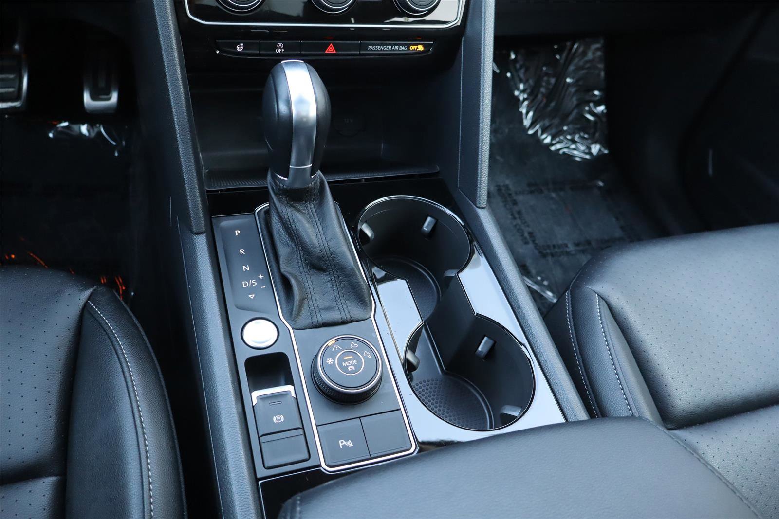 Used 2019 Volkswagen Atlas SEL R-Line AWD/4WD image 21