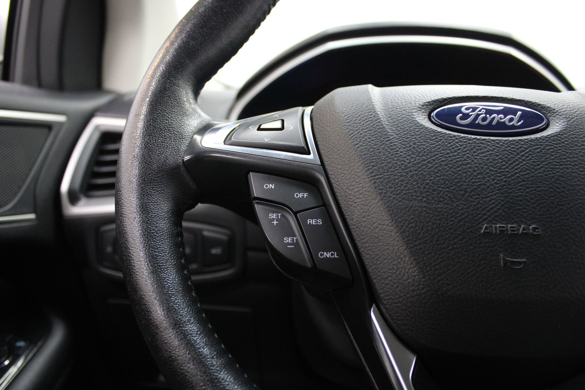 Used 2018 Ford Edge SEL w/ Equipment Group 201A image 31