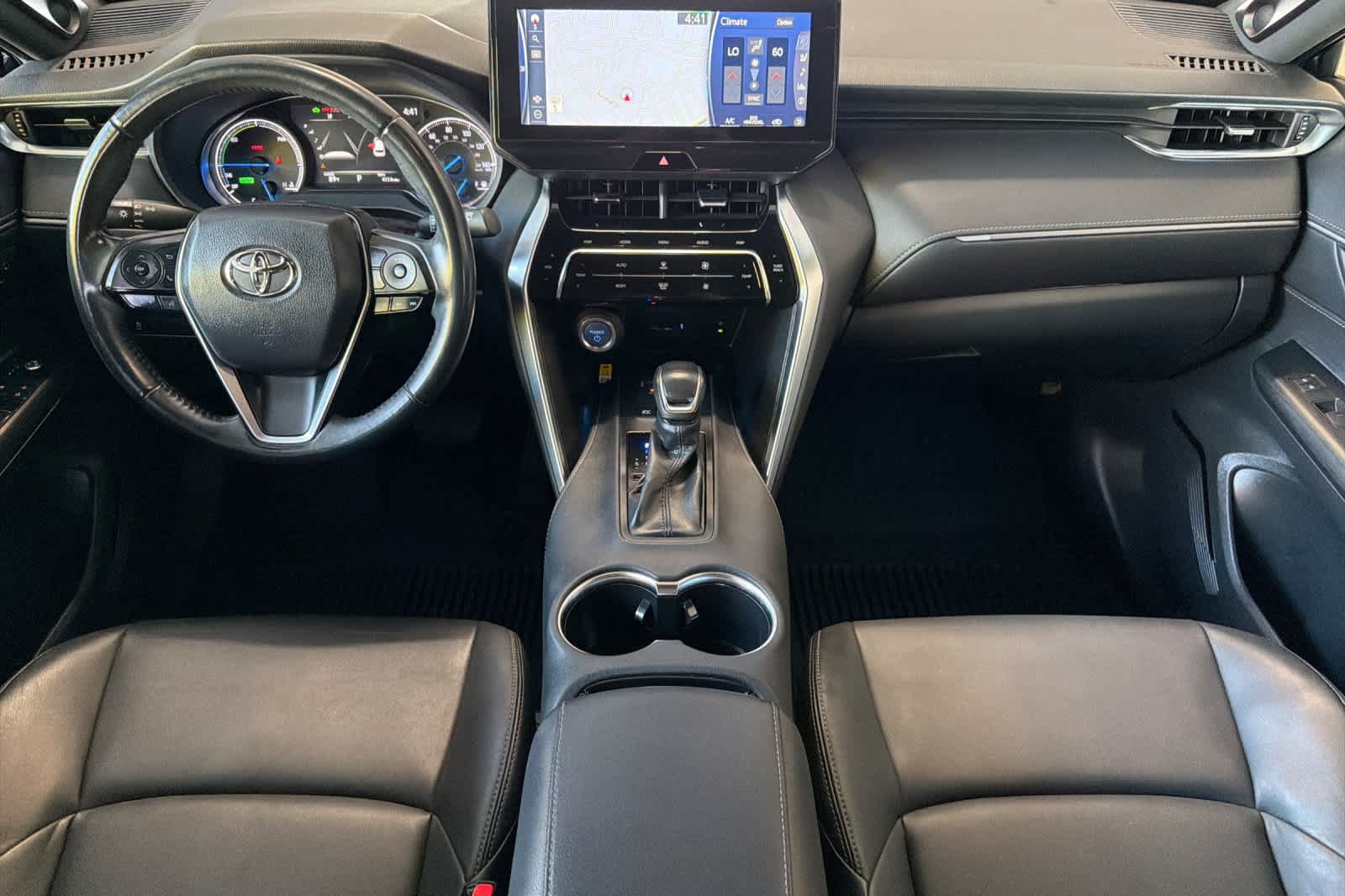 Used 2022 Toyota Venza XLE AWD/4WD image 3