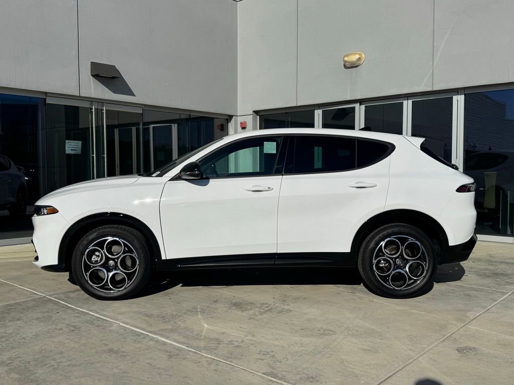 Used 2025 Alfa Romeo Tonale image 5