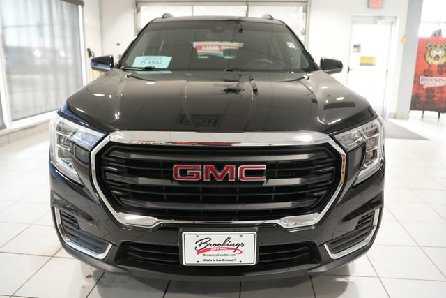 Used 2022 GMC Terrain SLE w/ Driver Convenience Package image 6