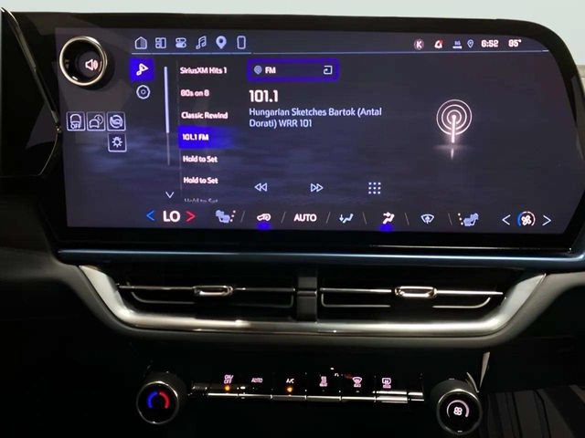 Used 2024 Chevrolet Equinox EV LT FWD image 36
