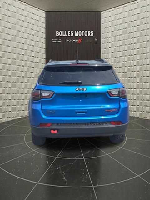 Certified 2025 Jeep Compass Trailhawk w/ Trailhawk Elite Group AWD/4WD image 7