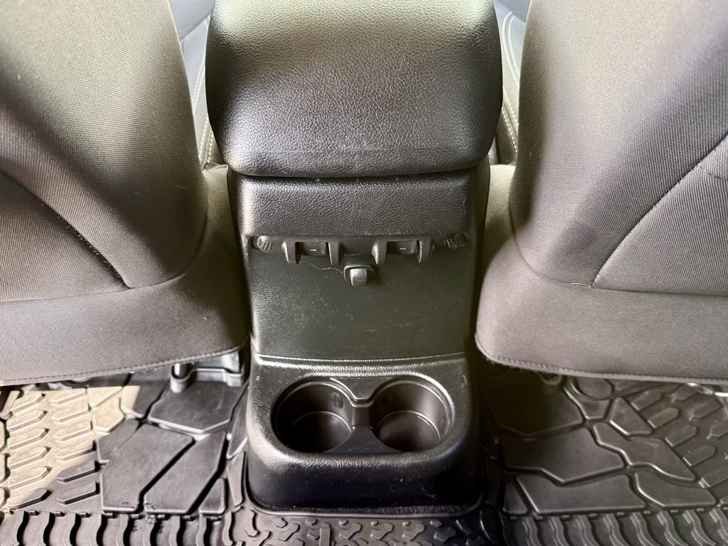 Used 2017 Jeep Wrangler Unlimited Sahara AWD/4WD image 32