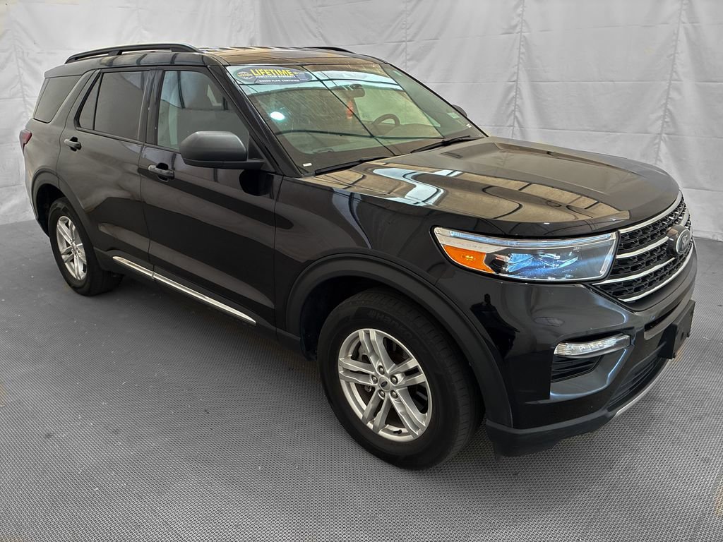 Used 2024 Ford Explorer XLT w/ Equipment Group 202A AWD/4WD image 10