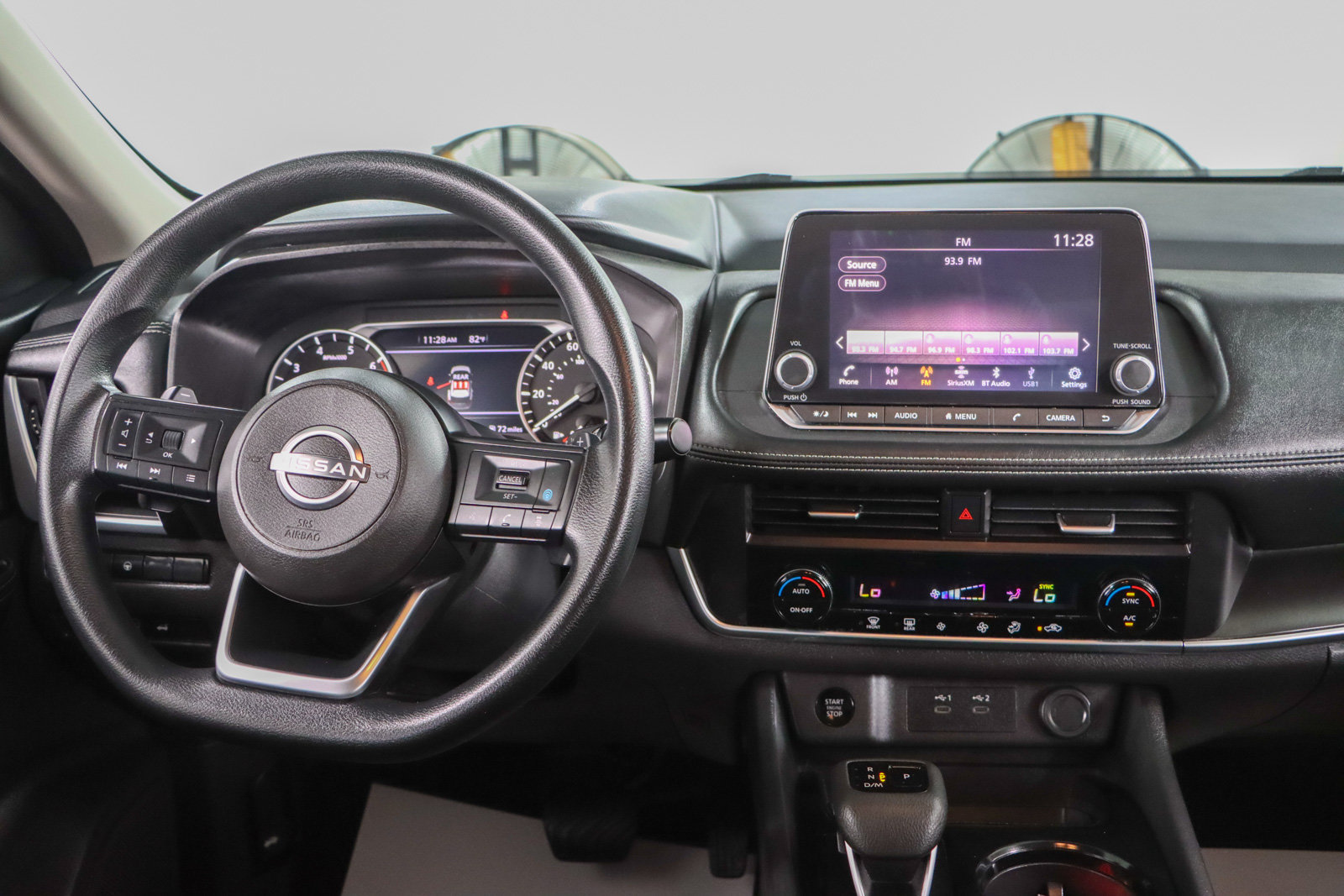 Used 2024 Nissan Rogue SV FWD image 17
