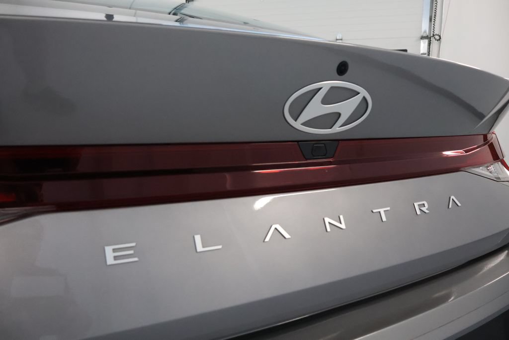 Used 2024 Hyundai Elantra SEL FWD image 9