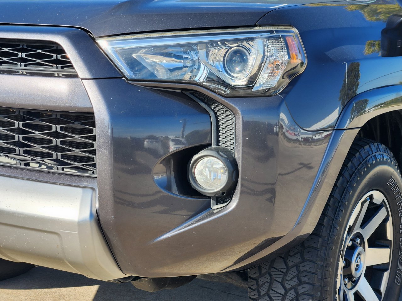Used 2018 Toyota 4Runner TRD Off-Road AWD/4WD image 9