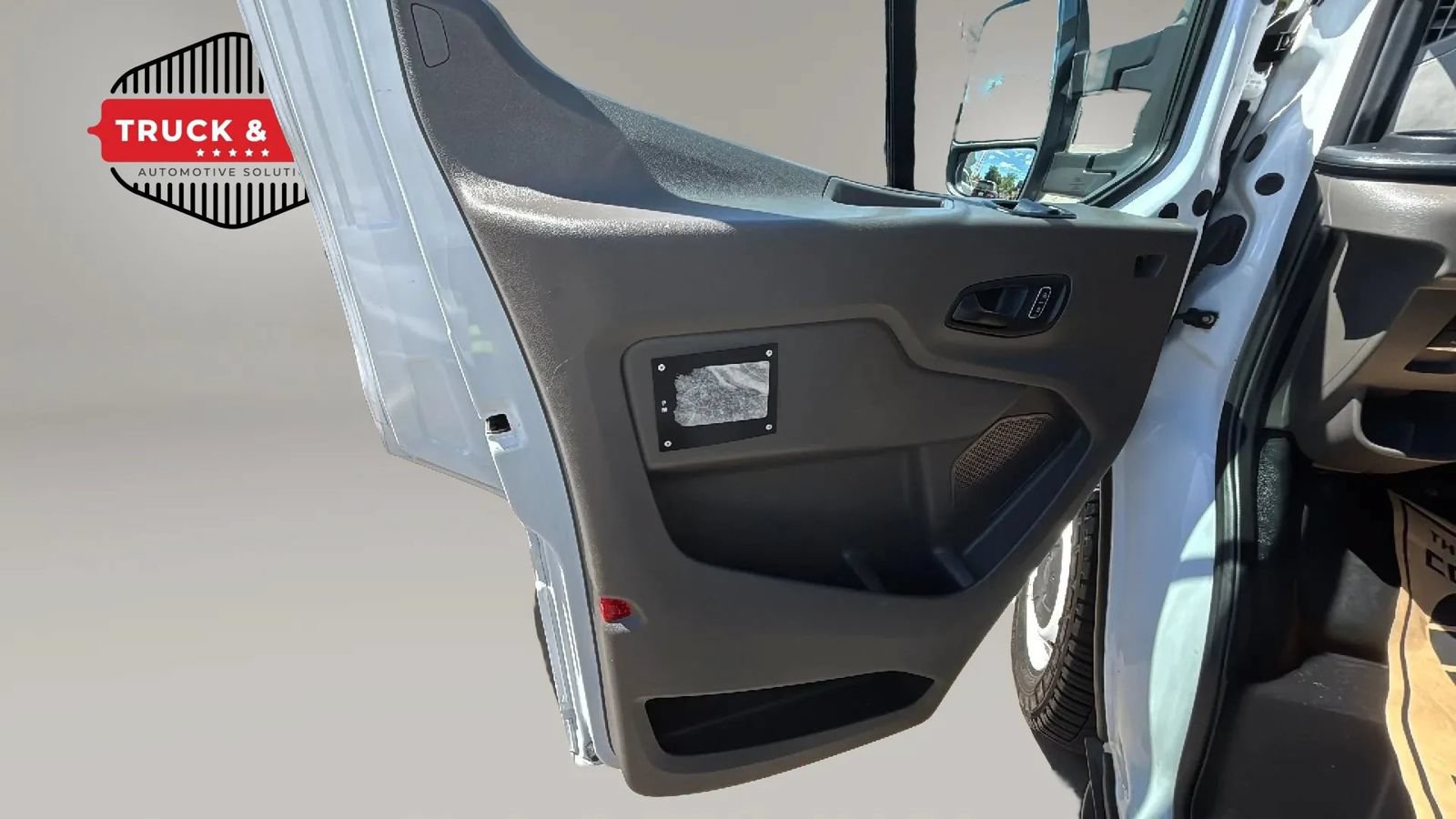 Used 2022 Ford E-Transit 148 High Roof w/ Load Area Protection Package RWD image 31