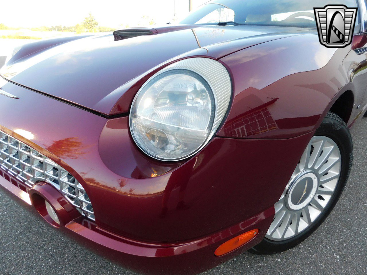 Used 2004 Ford Thunderbird image 9