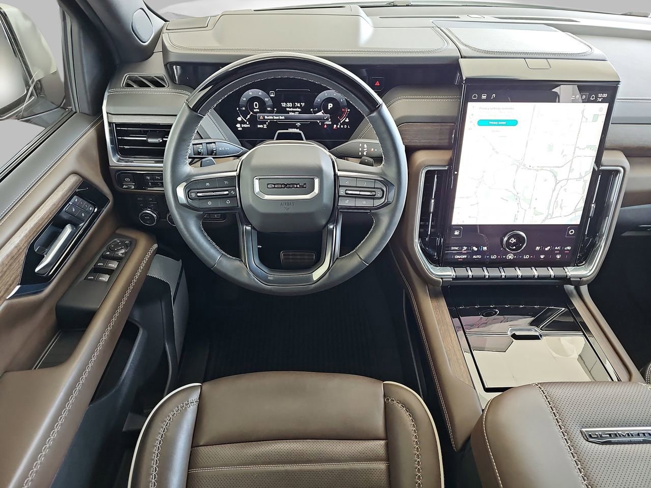 Used 2025 GMC Yukon Denali Ultimate AWD/4WD image 22