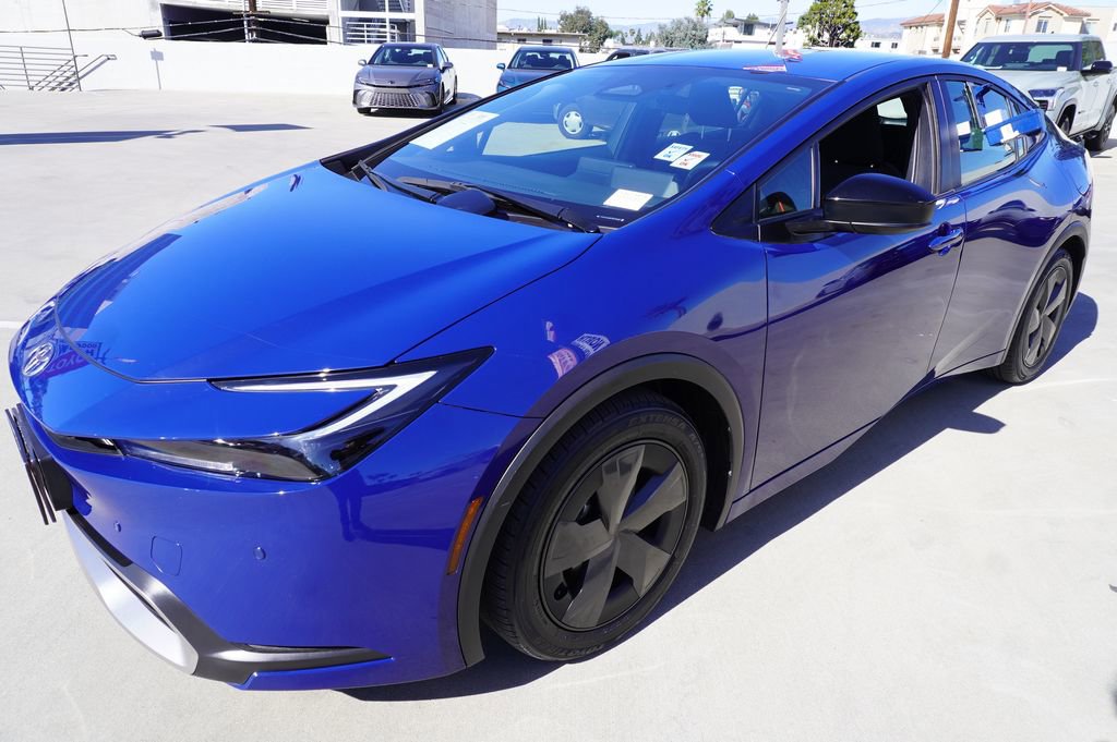 Used 2023 Toyota Prius Prime SE image 4