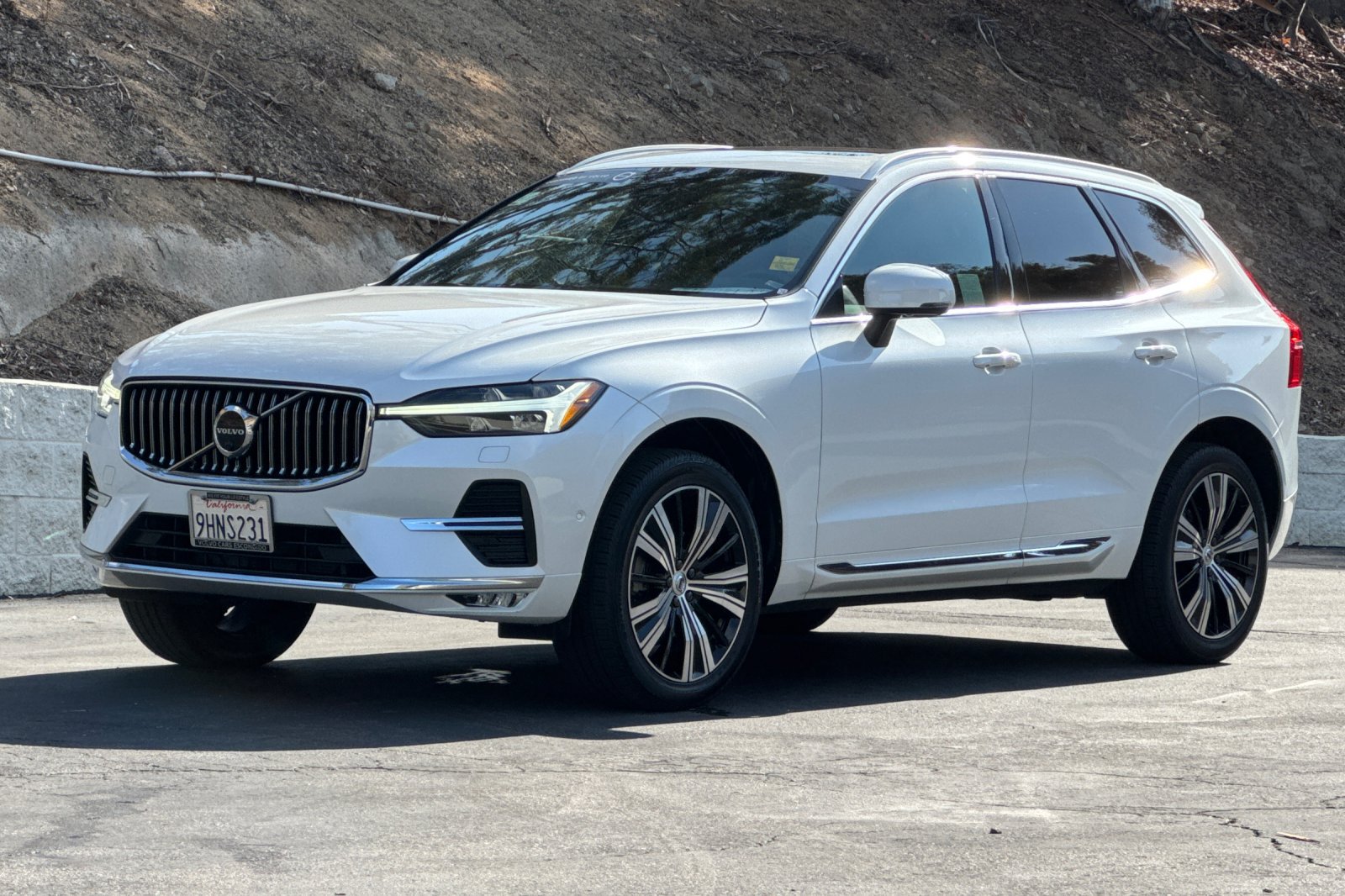 Certified 2023 Volvo XC60 B5 Plus w/ Protection Package Premier FWD image 9
