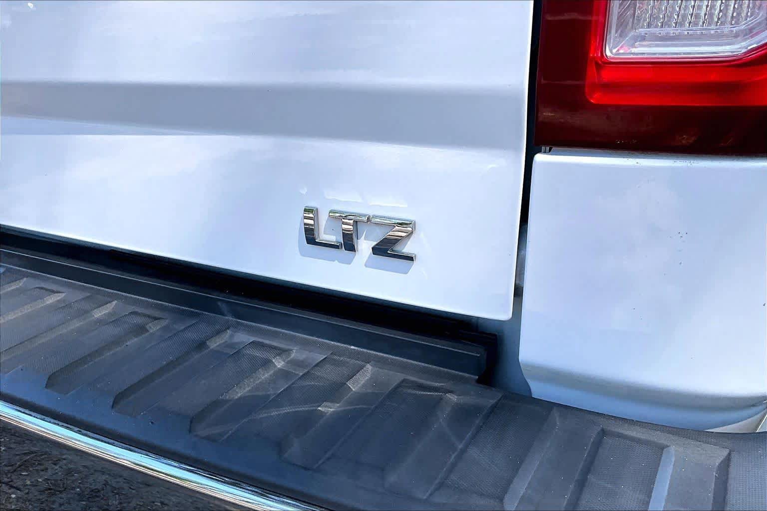 Used 2017 Chevrolet Silverado 1500 LTZ w/ Sport Package AWD/4WD image 10