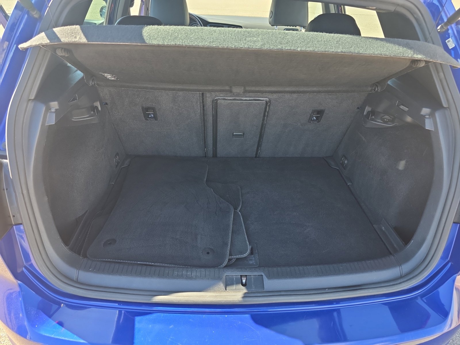 Used 2016 Volkswagen Golf 4-Door image 34