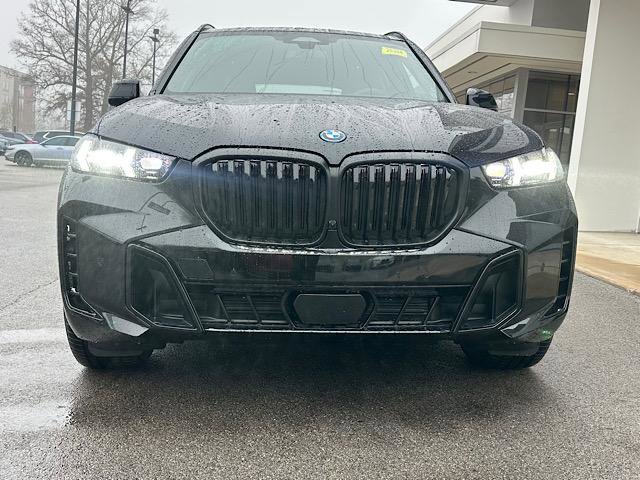 New 2026 BMW X5 xDrive50e w/ M Sport Package image 2