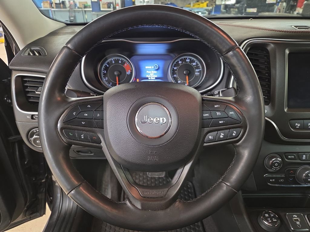 Used 2019 Jeep Cherokee Trailhawk image 14