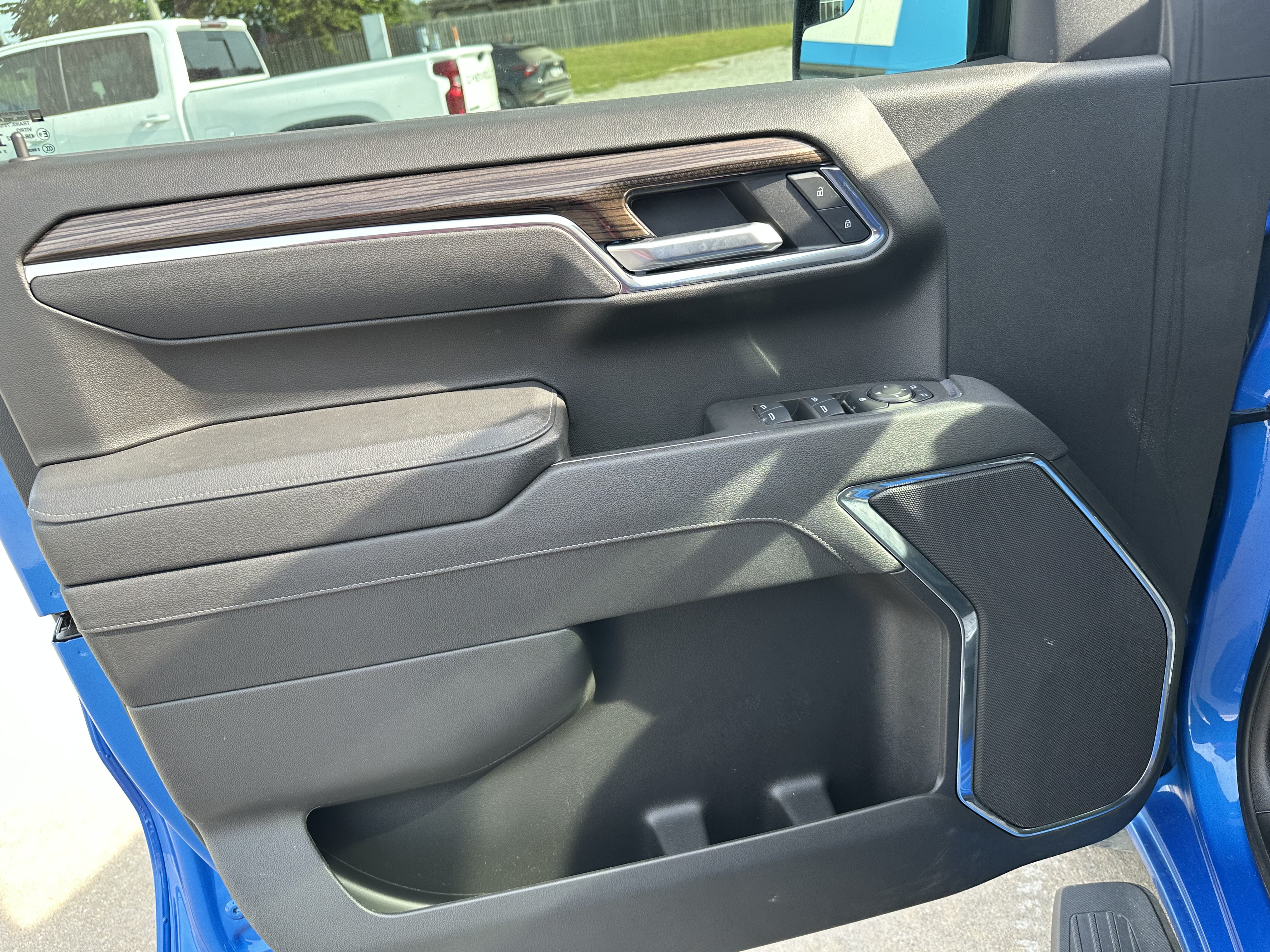Used 2025 Chevrolet Silverado 1500 RST AWD/4WD image 16