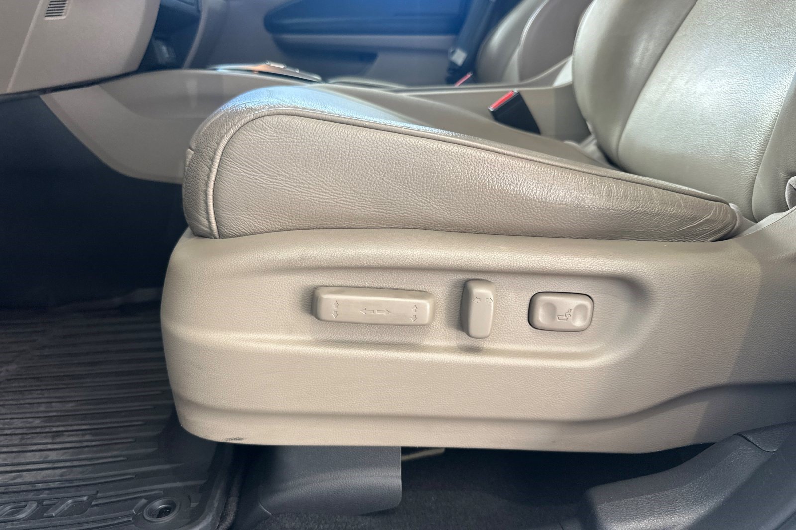 Used 2016 Honda Pilot Touring image 14