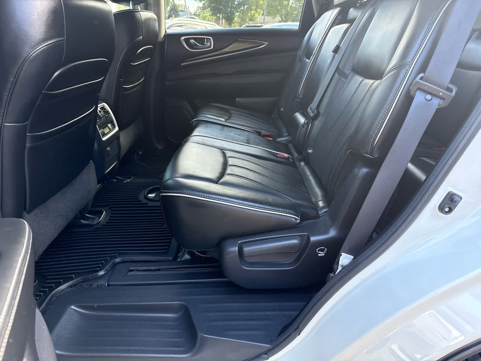 Used 2017 INFINITI QX60 Luxe w/ Premium Plus Package AWD/4WD image 13