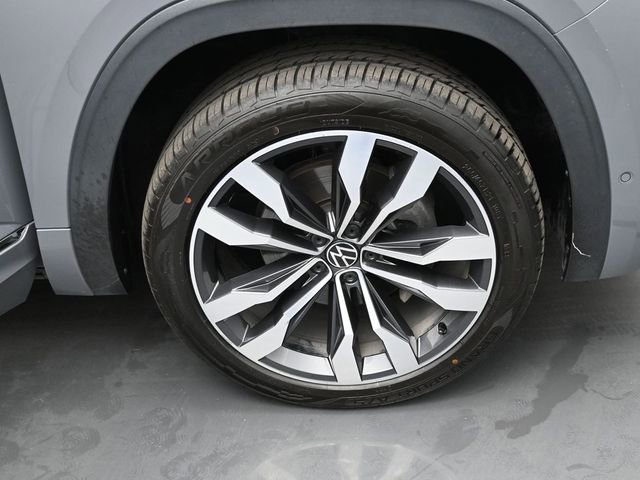 Used 2022 Volkswagen Atlas Cross Sport SEL Premium R-Line image 45