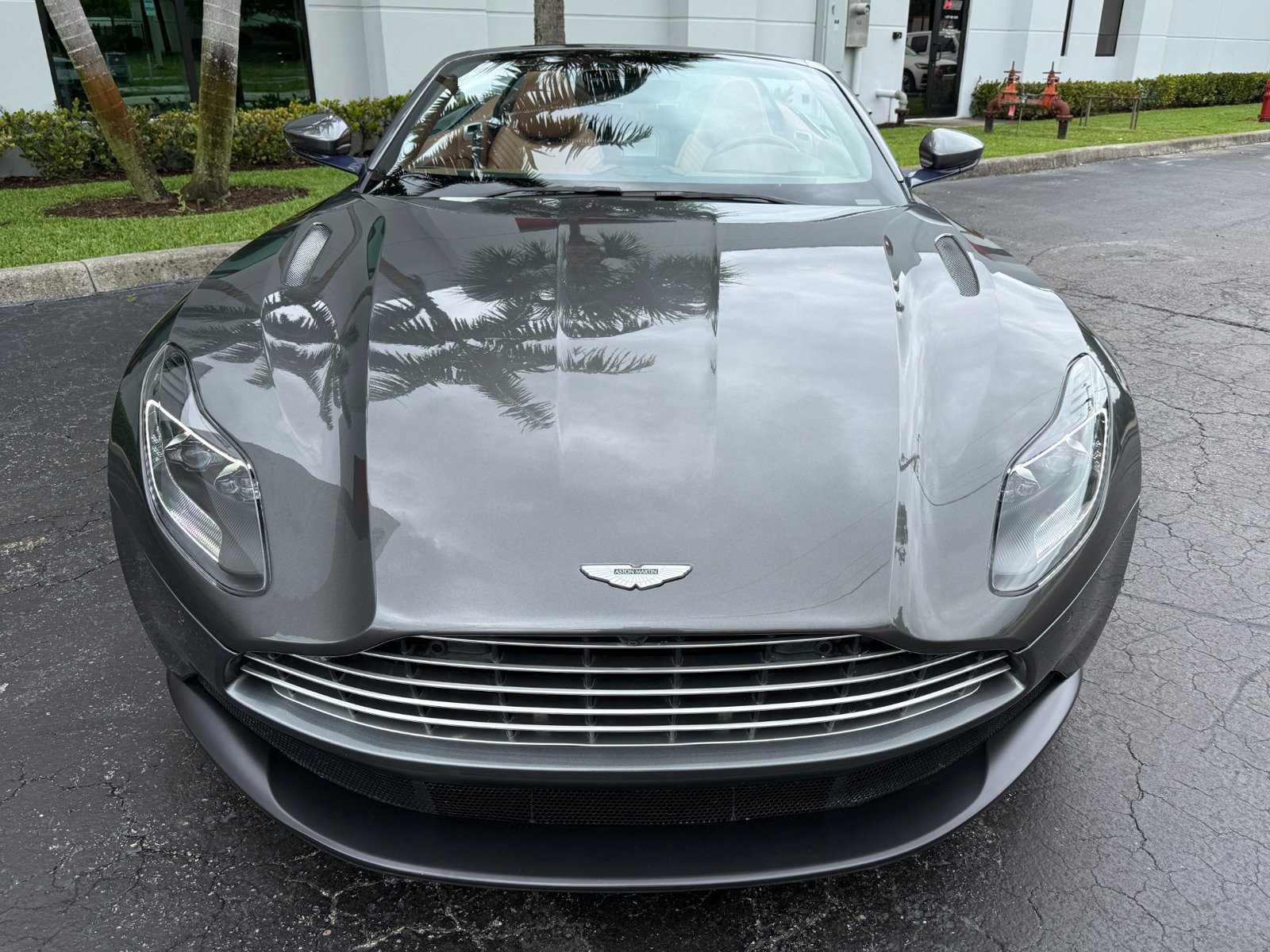 Used 2020 Aston Martin DB11 Volante RWD image 12