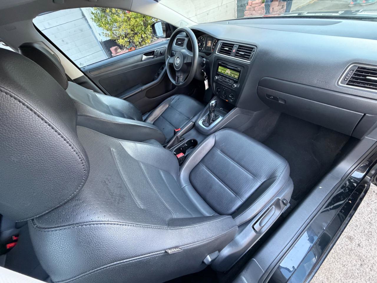 Used 2014 Volkswagen Jetta SE FWD image 37