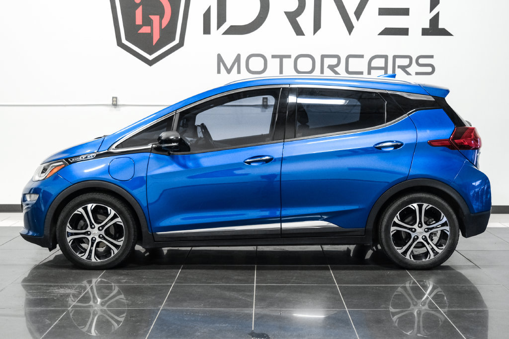 Used 2020 Chevrolet Bolt Premier w/ Infotainment Package FWD image 11