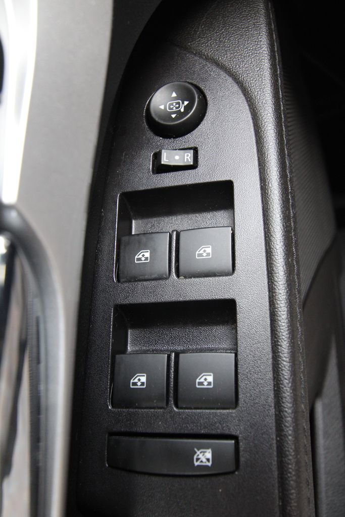 Used 2016 Chevrolet Equinox LT w/ Convenience Package image 23