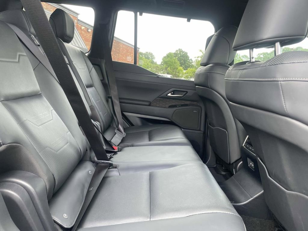 Used 2024 Lexus GX 550 w/ Accessory Package (Z1) AWD/4WD image 15