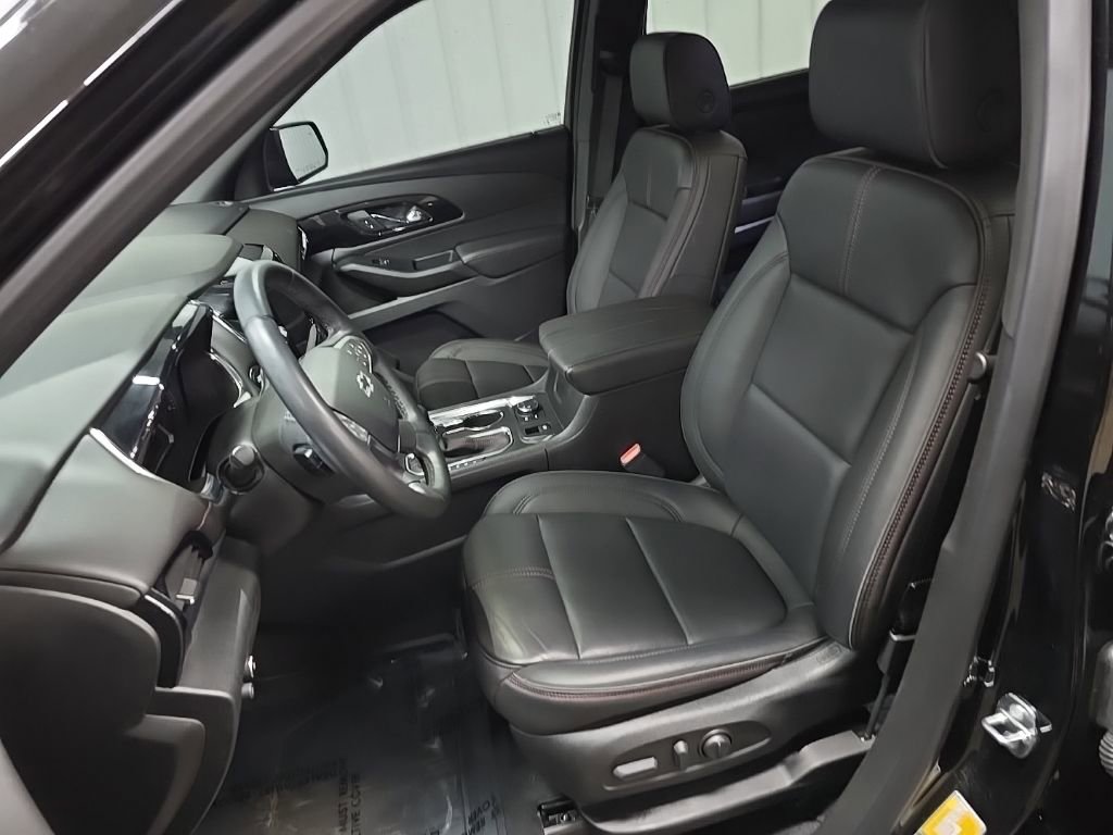 Used 2023 Chevrolet Traverse RS image 29
