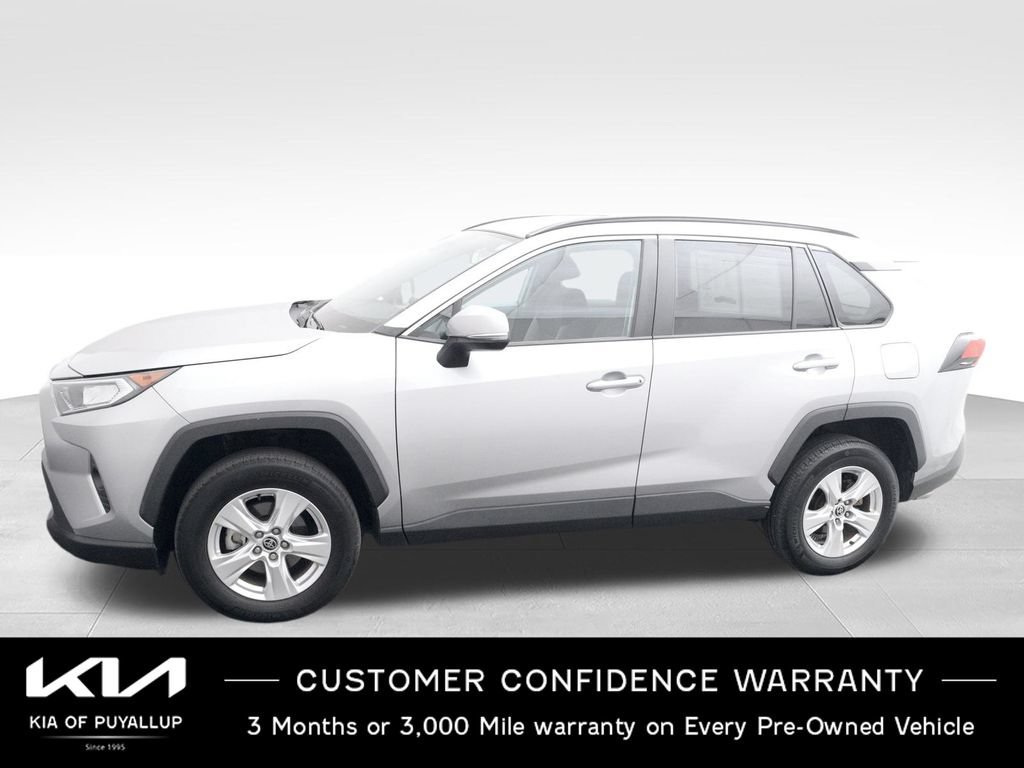 Used 2021 Toyota RAV4 XLE w/ XLE Grade Weather Package AWD/4WD image 8