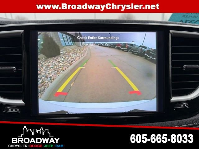 Used 2024 Chrysler Pacifica Touring-L image 23