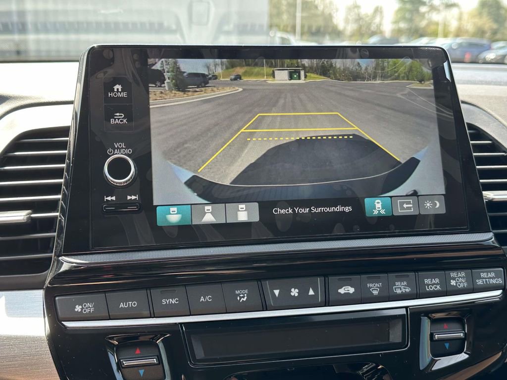 New 2026 Honda Odyssey Touring image 25