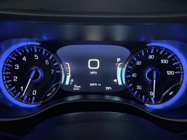 Used 2023 Chrysler Pacifica Touring-L FWD image 33