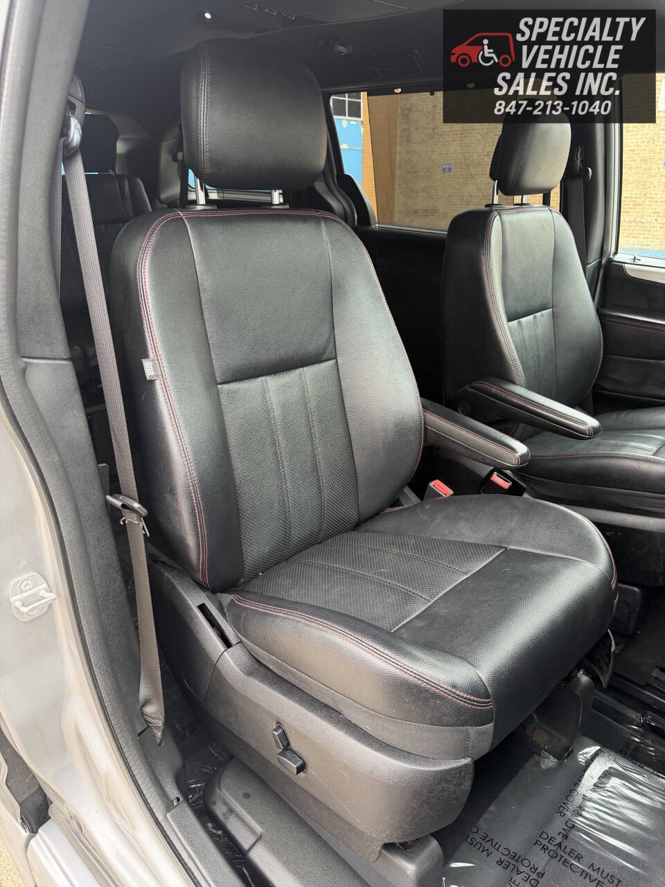 Used 2014 Dodge Grand Caravan R/T image 36