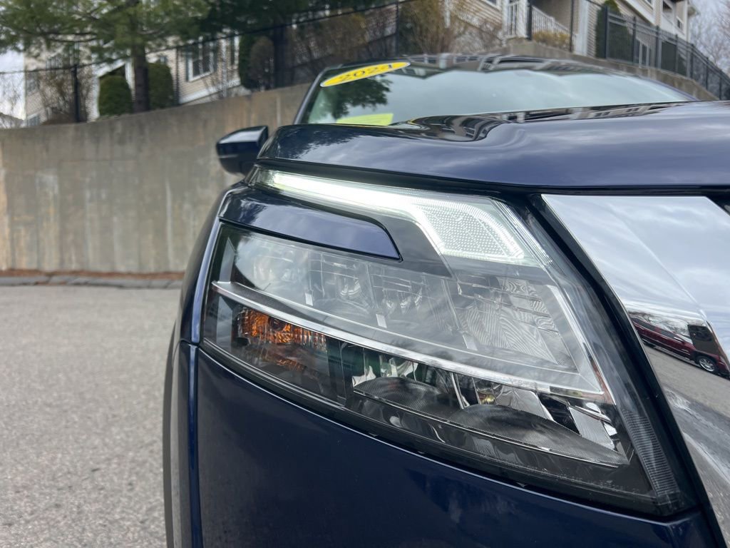Used 2024 Nissan Pathfinder SL image 10