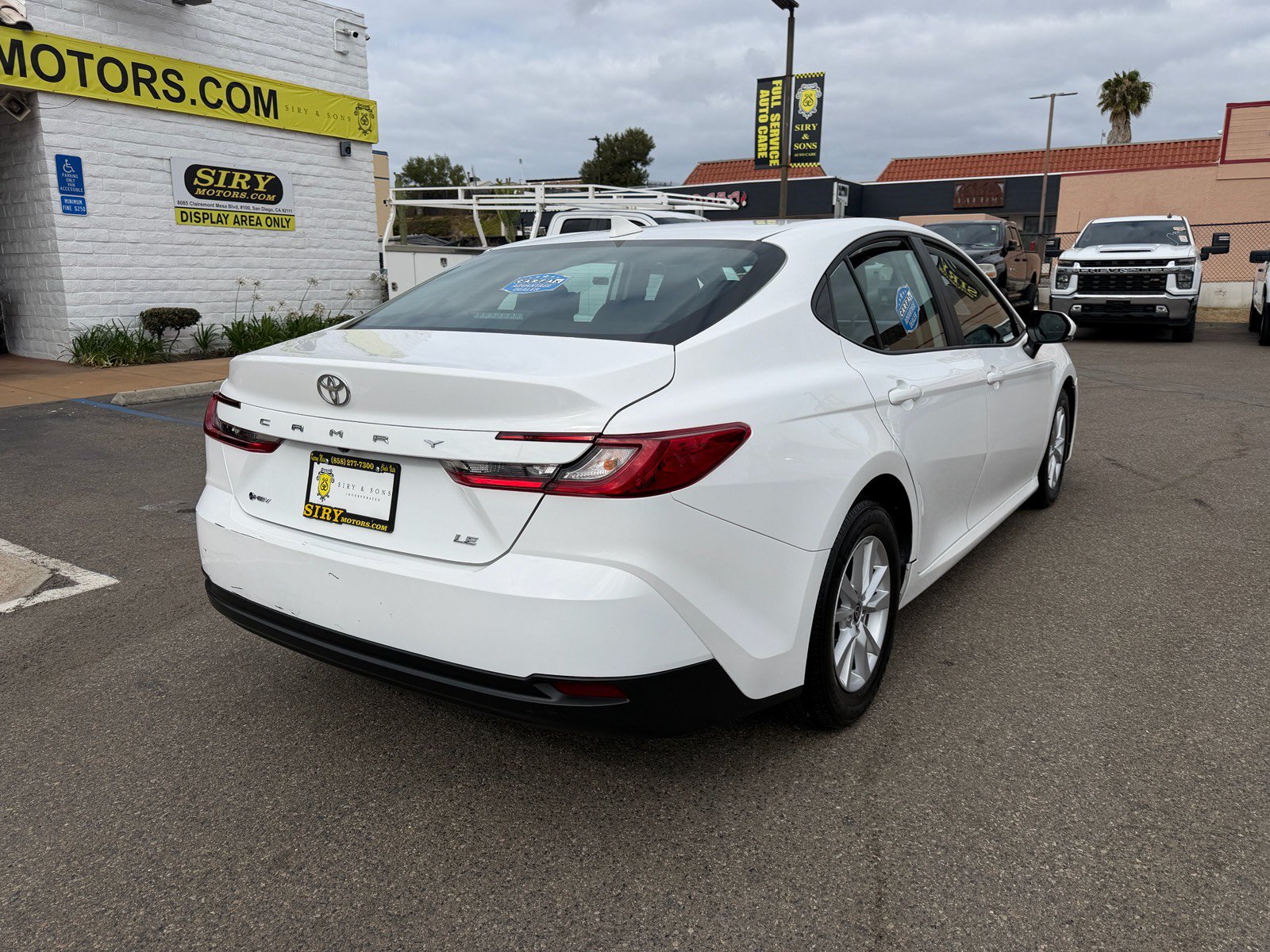 Used 2025 Toyota Camry LE FWD image 3