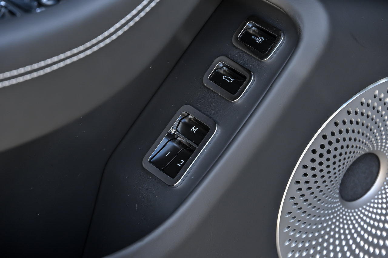 New 2026 Bentley Flying Spur Plug-In Hybrid AWD/4WD image 17