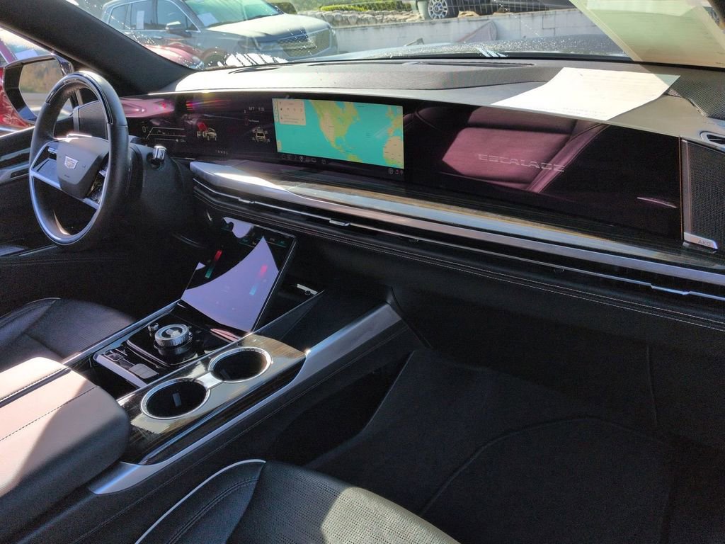 Certified 2025 Cadillac Escalade ESV Premium Luxury image 22